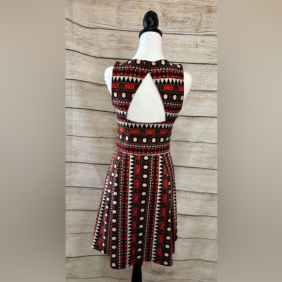 H&M red black brown fit and flare dress peep back sleeveless small aztec tribal - Picture 2 of 7